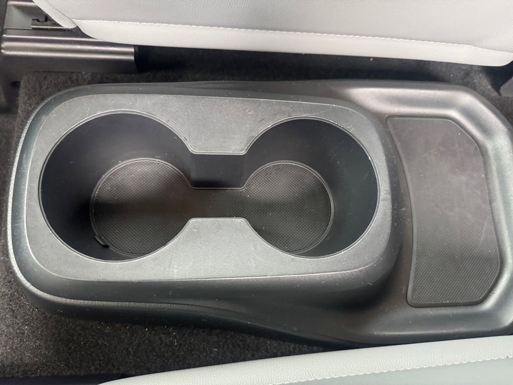 Used 2023 Toyota Highlander Platinum image 19