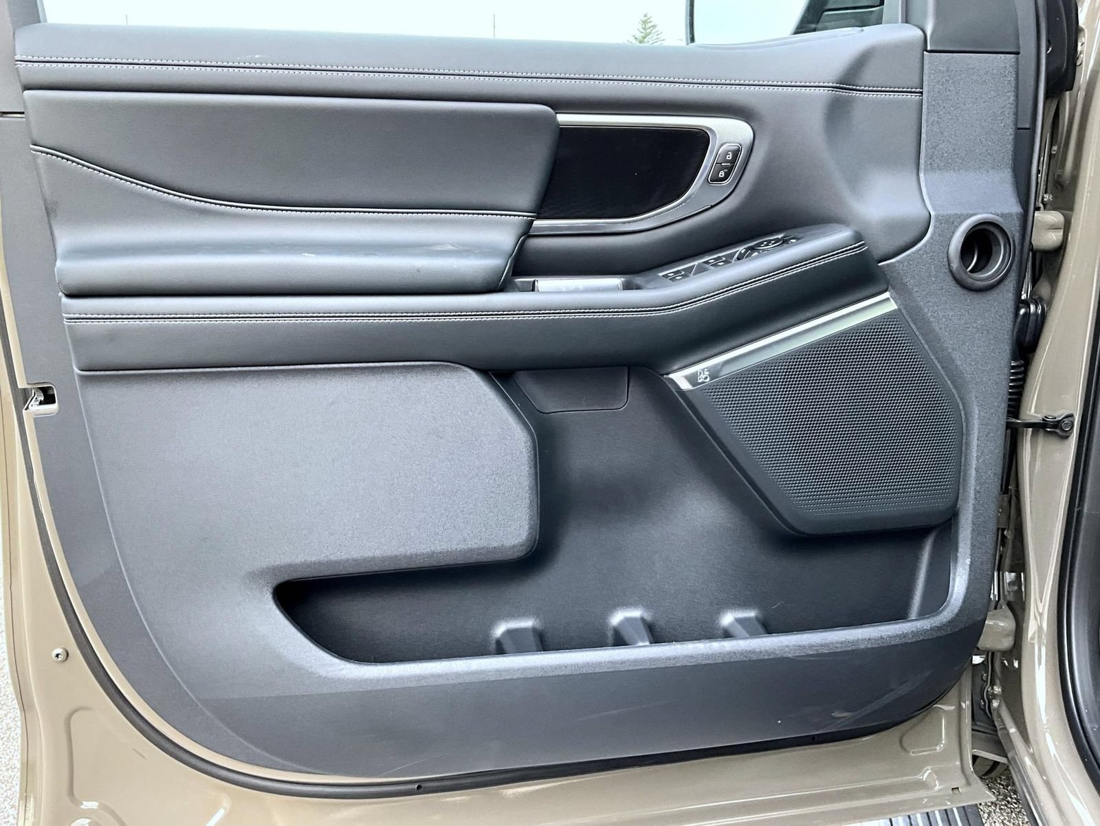 New 2027 Ford Expedition Platinum w/ Stealth Performance Package AWD/4WD image 11