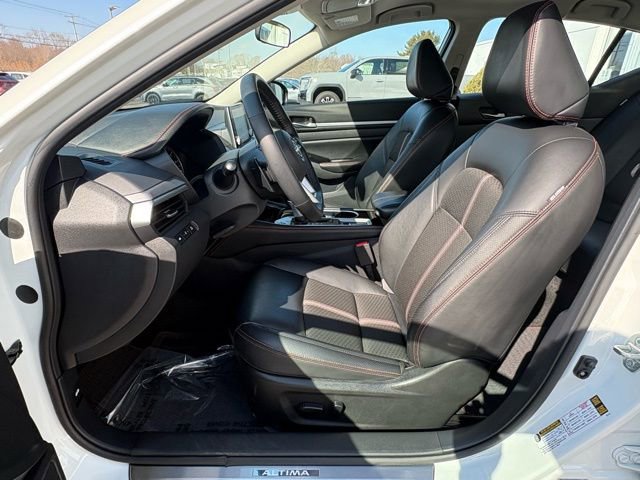 Used 2025 Nissan Altima 2.5 SR image 17