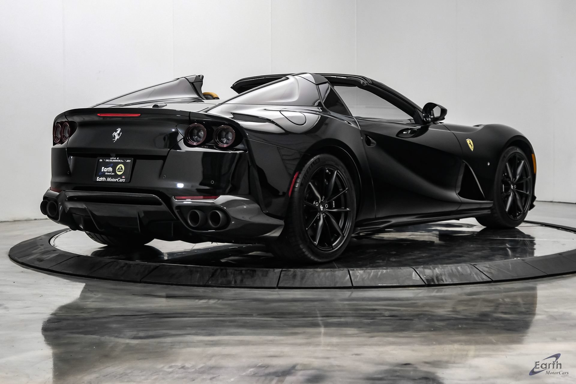 Used 2022 Ferrari 812 GTS RWD image 21