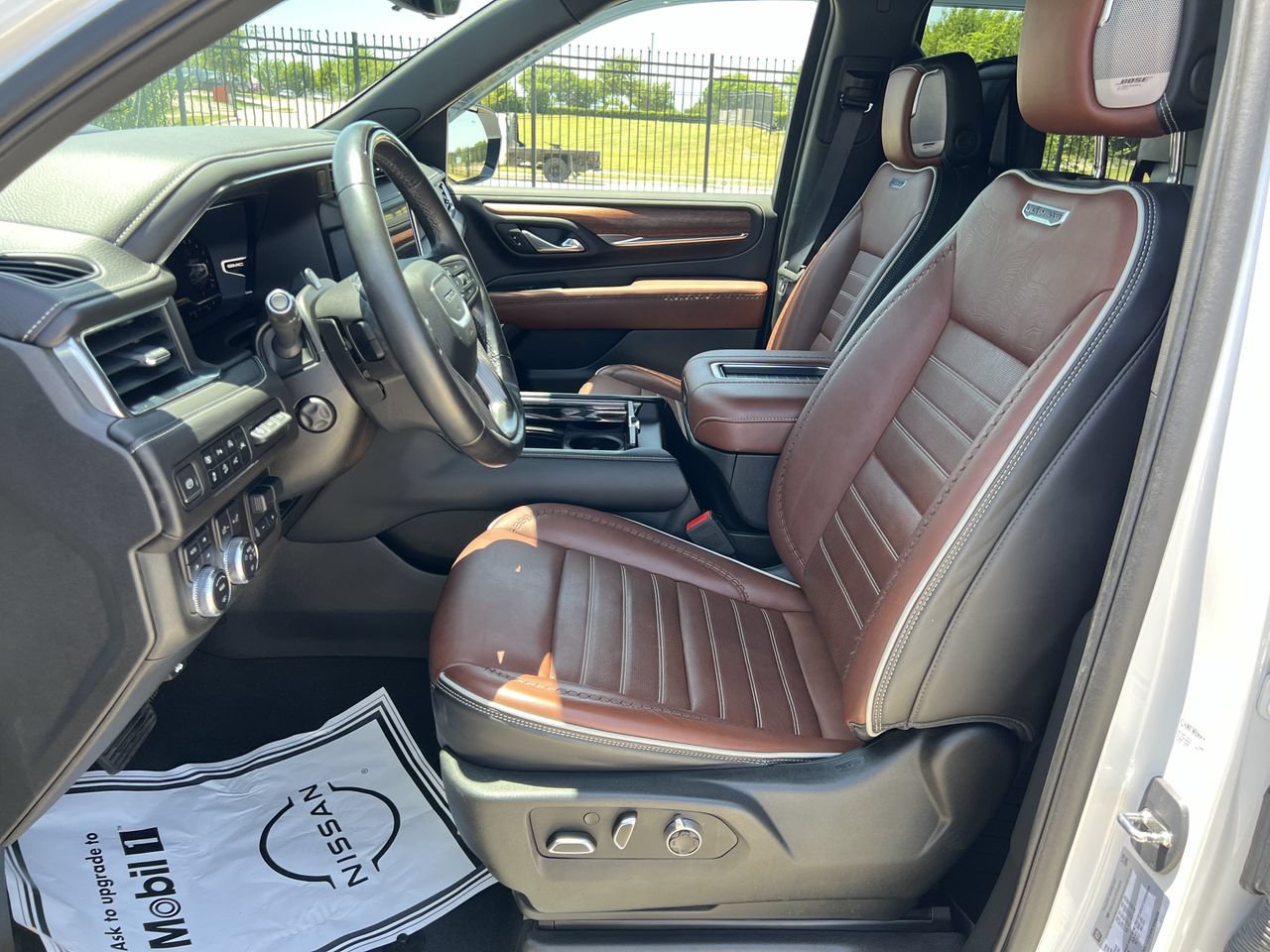 Used 2023 GMC Yukon Denali Ultimate AWD/4WD image 16