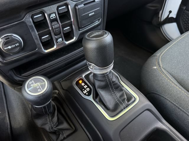 Used 2025 Jeep Gladiator Sport AWD/4WD image 19