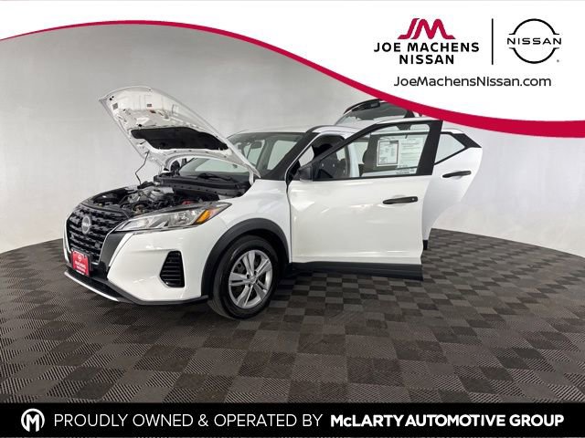 Used 2022 Nissan Kicks S image 10