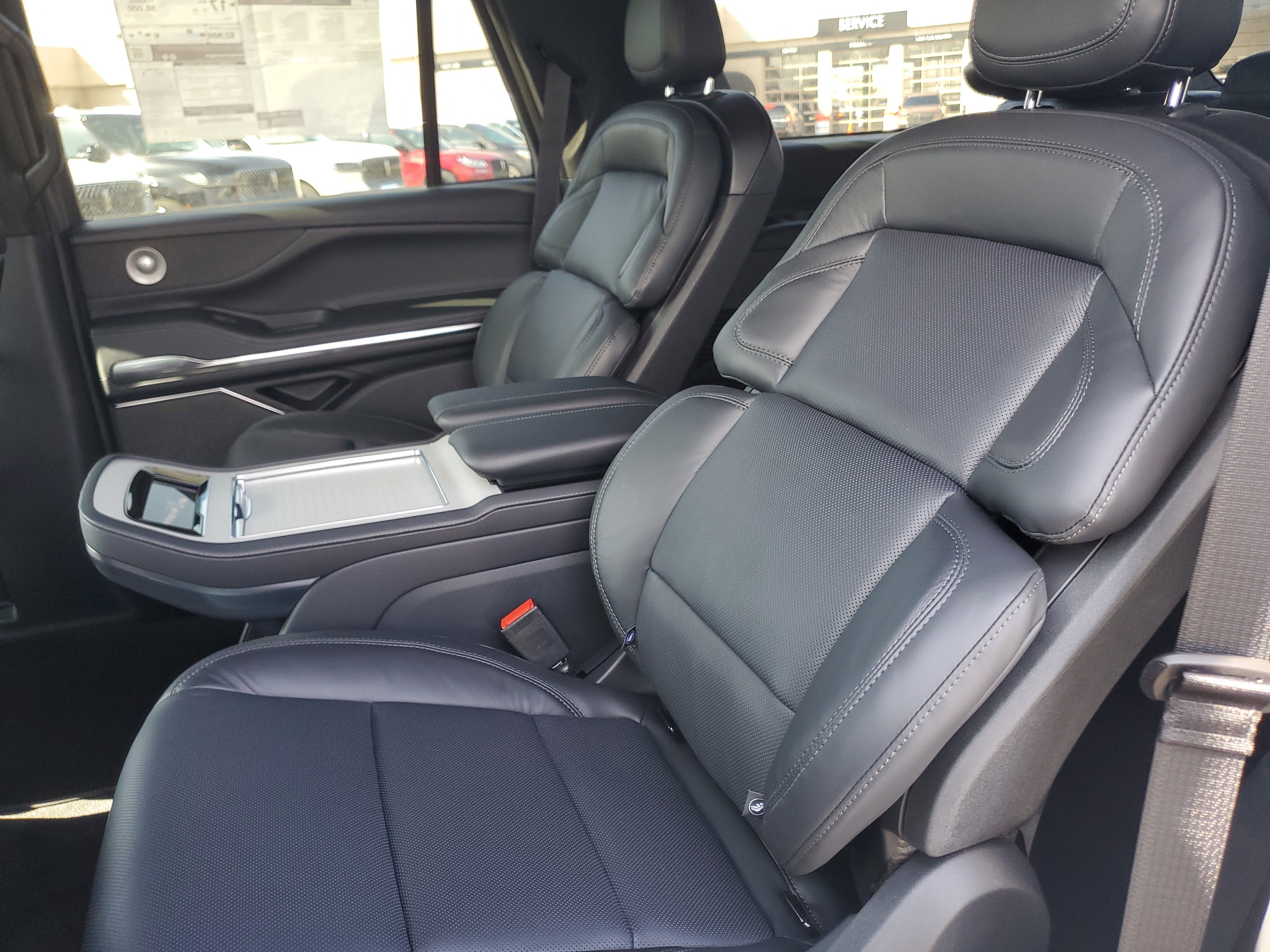 New 2026 Lincoln Navigator Reserve w/ Jet Appearance Package image 30