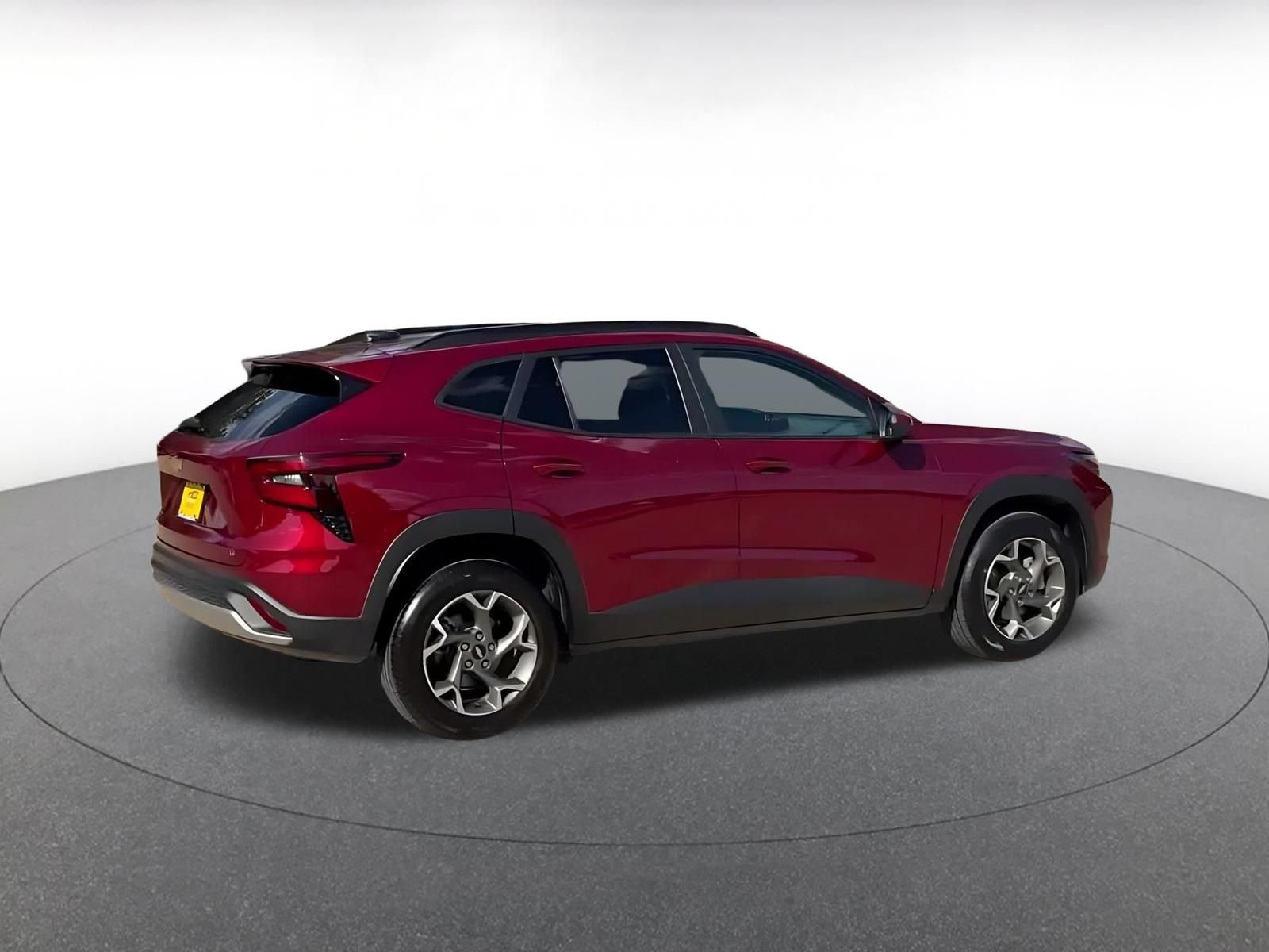 Used 2025 Chevrolet Trax LT FWD image 14
