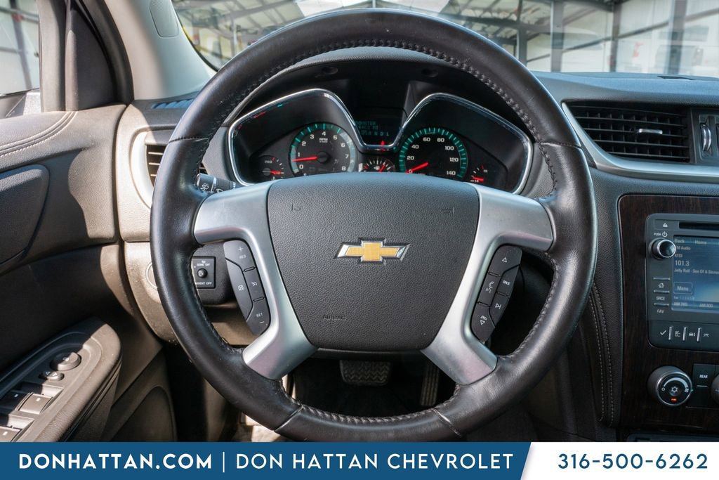 Used 2017 Chevrolet Traverse LT w/ Style and Technology Package image 6