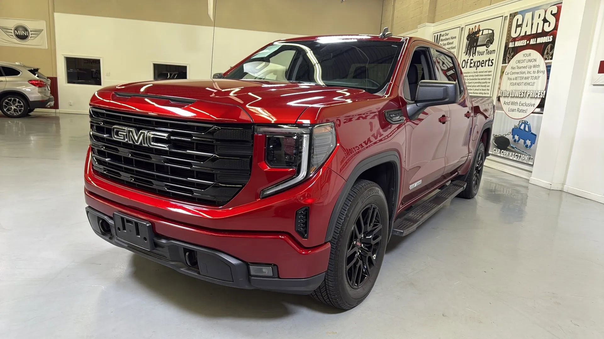 Used 2024 GMC Sierra 1500 Elevation w/ LPO, Elevation Black Package image 6