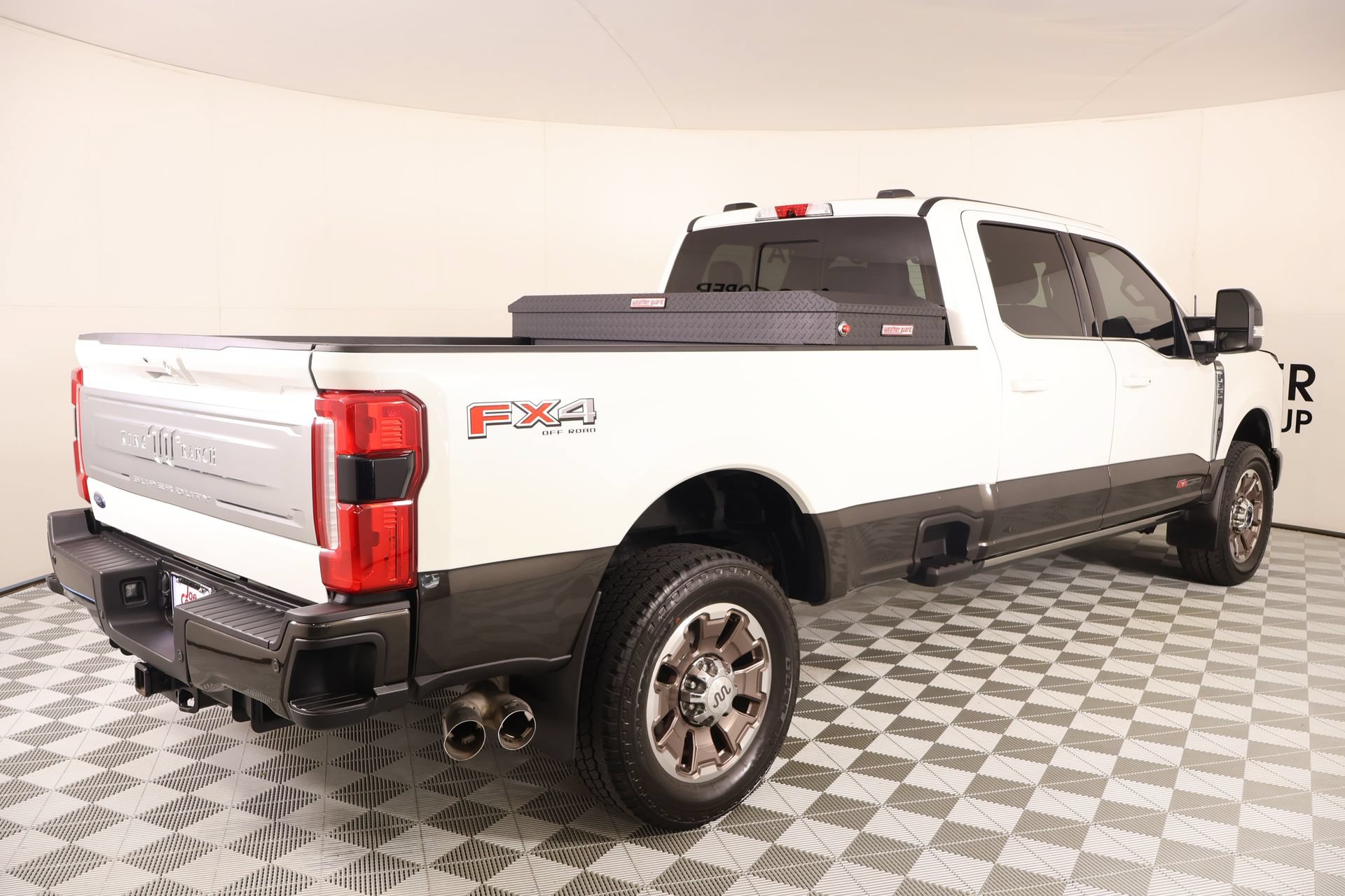 Used 2024 Ford F350 King Ranch w/ FX4 Off-Road Package AWD/4WD image 22