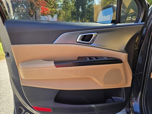 Used 2024 Kia Carnival LX image 15