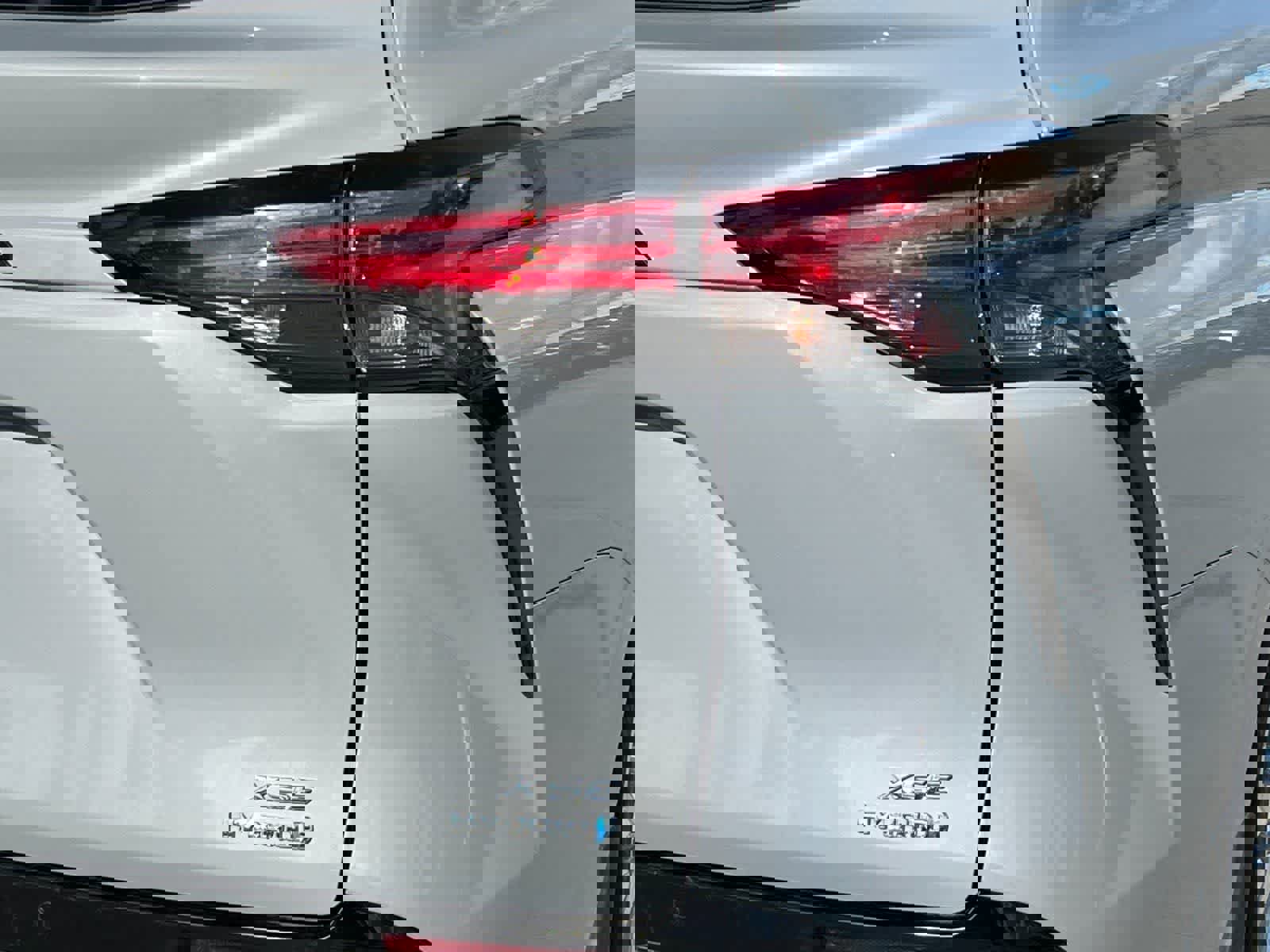 Used 2023 Toyota Sienna XSE w/ XSE Plus Package AWD/4WD image 29