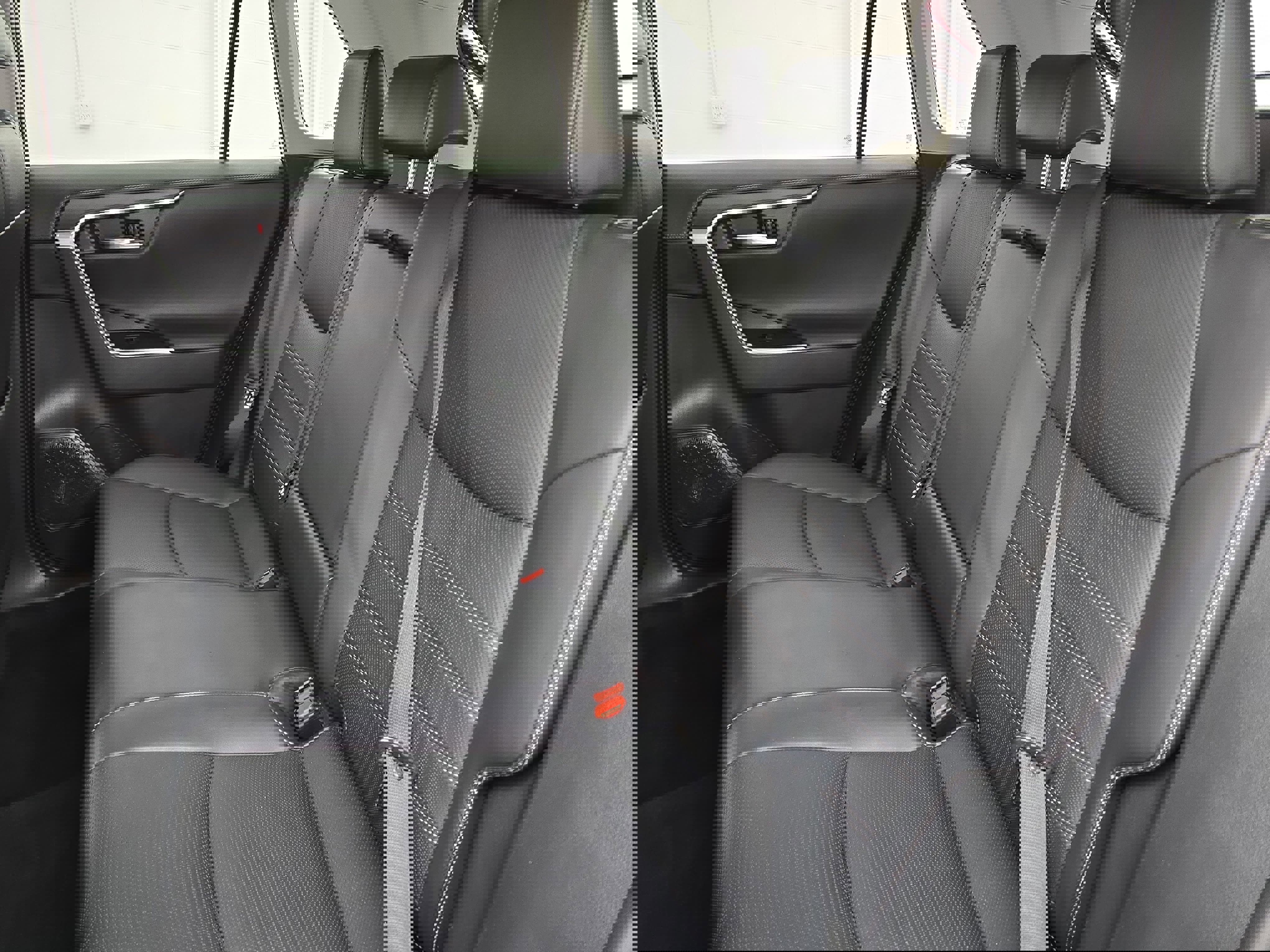 Used 2022 Toyota RAV4 Limited image 14