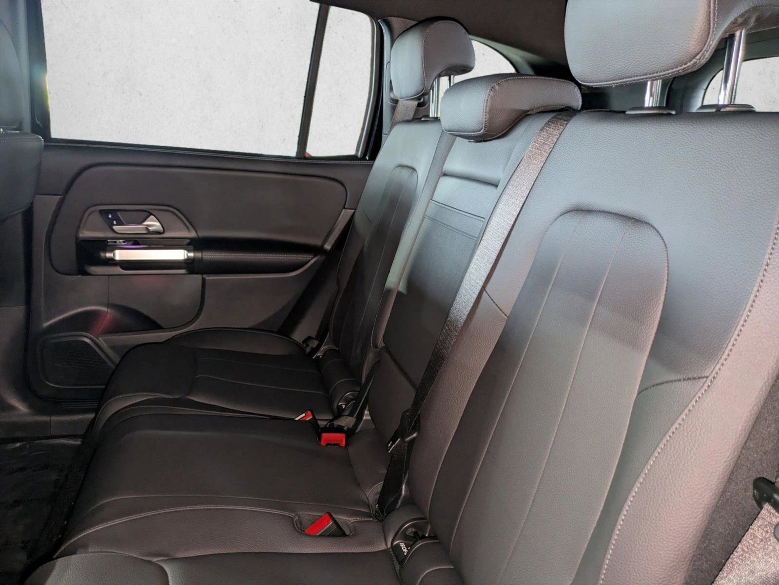 Certified 2025 Mercedes-Benz GLB 250 image 17