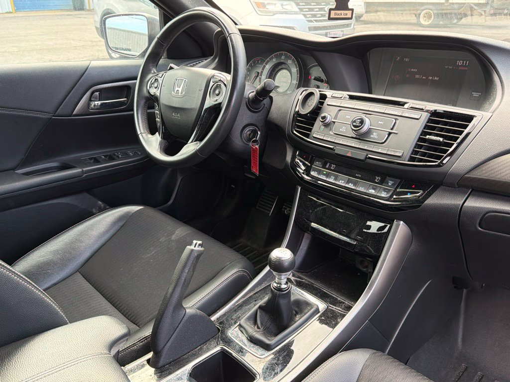 Used 2017 Honda Accord Sport image 16