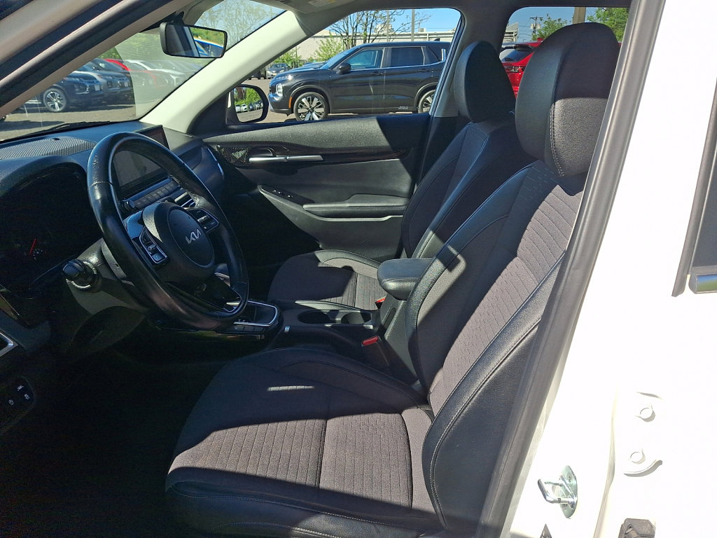Used 2023 Kia Seltos Nightfall Edition AWD/4WD image 25