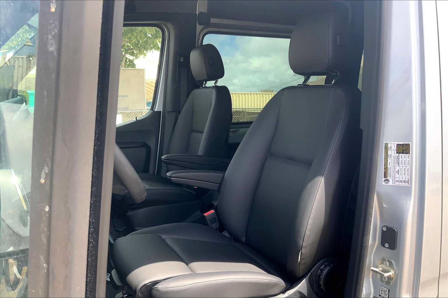 Used 2025 Mercedes-Benz Sprinter 2500 image 20