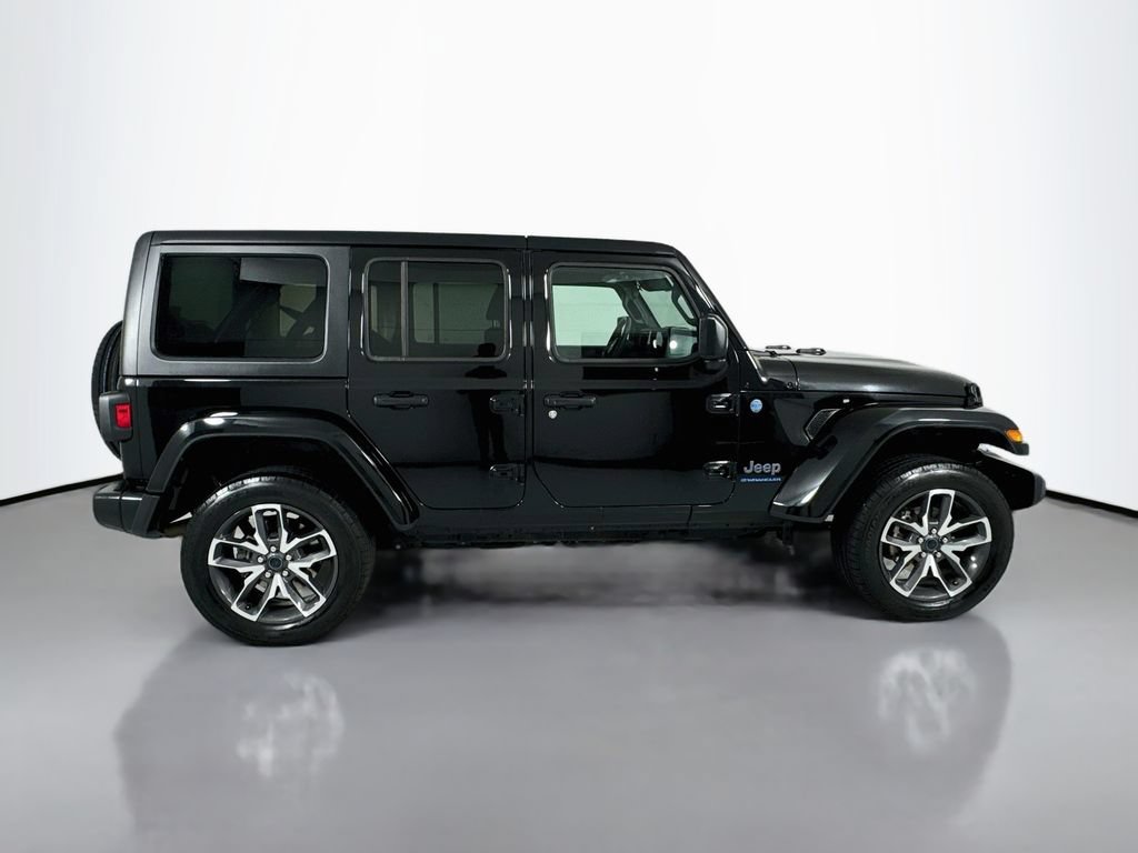 Used 2024 Jeep Wrangler Unlimited w/ Convenience Group AWD/4WD image 8