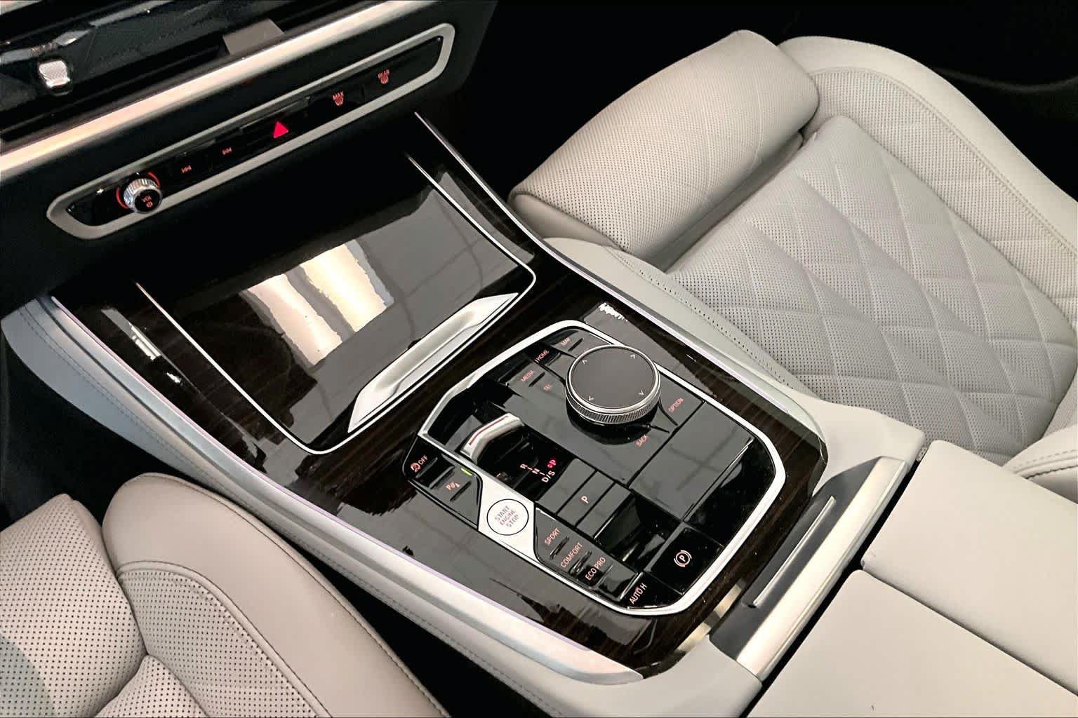 Used 2024 BMW X5 sDrive40i w/ Premium Package RWD image 16