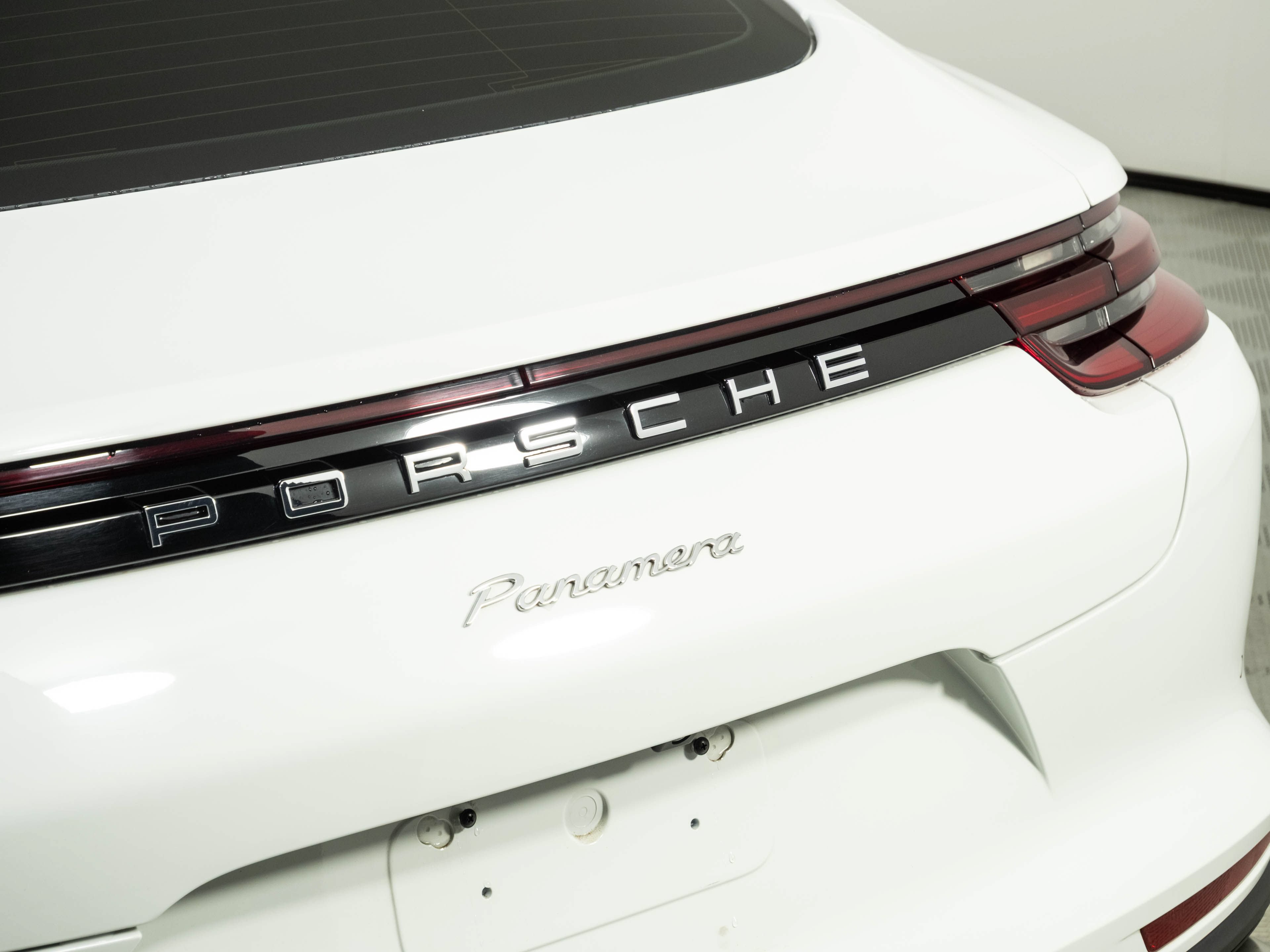 Used 2019 Porsche Panamera 4 AWD/4WD image 37