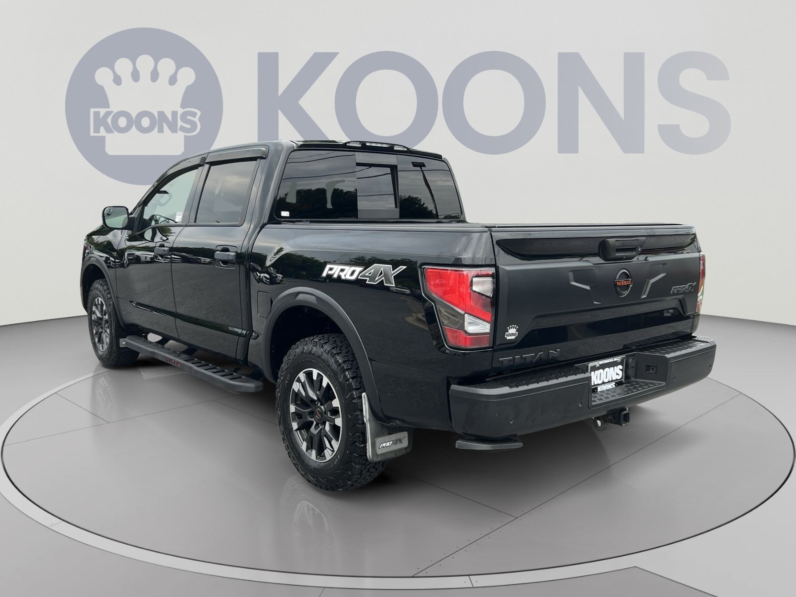 Used 2021 Nissan Titan PRO-4X w/ Pro-4x Convenience Package AWD/4WD image 4