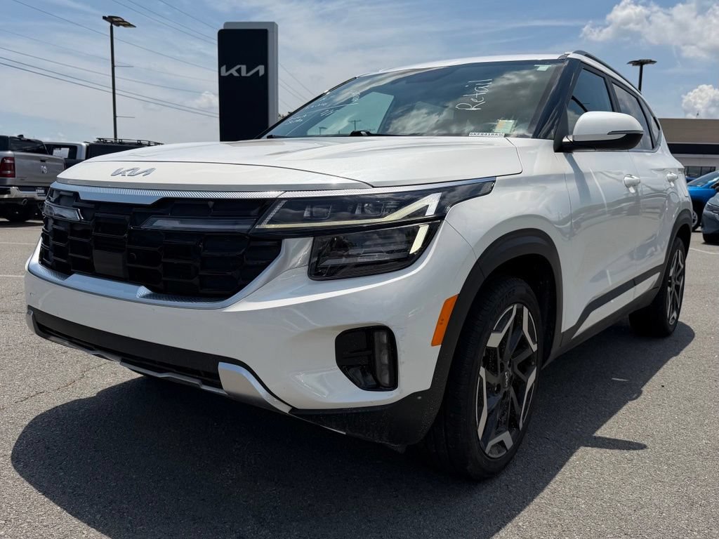 Certified 2024 Kia Seltos SX w/ SX Sunroof Package AWD/4WD image 3