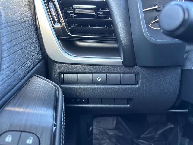 Used 2022 Nissan Rogue SV image 19