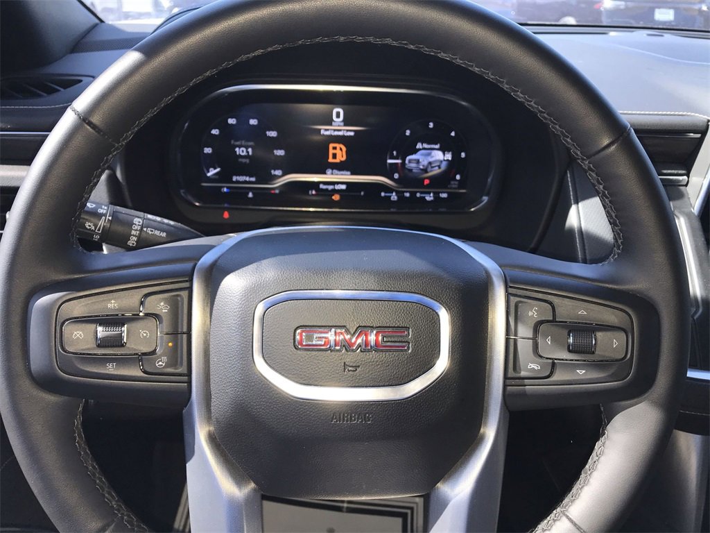 Used 2024 GMC Yukon XL SLT w/ SLT Luxury Package image 14