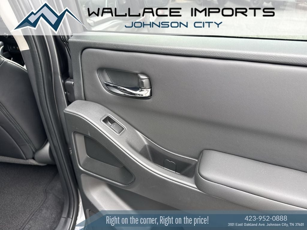 Used 2024 Nissan Frontier SL w/ Technology Package RWD image 39