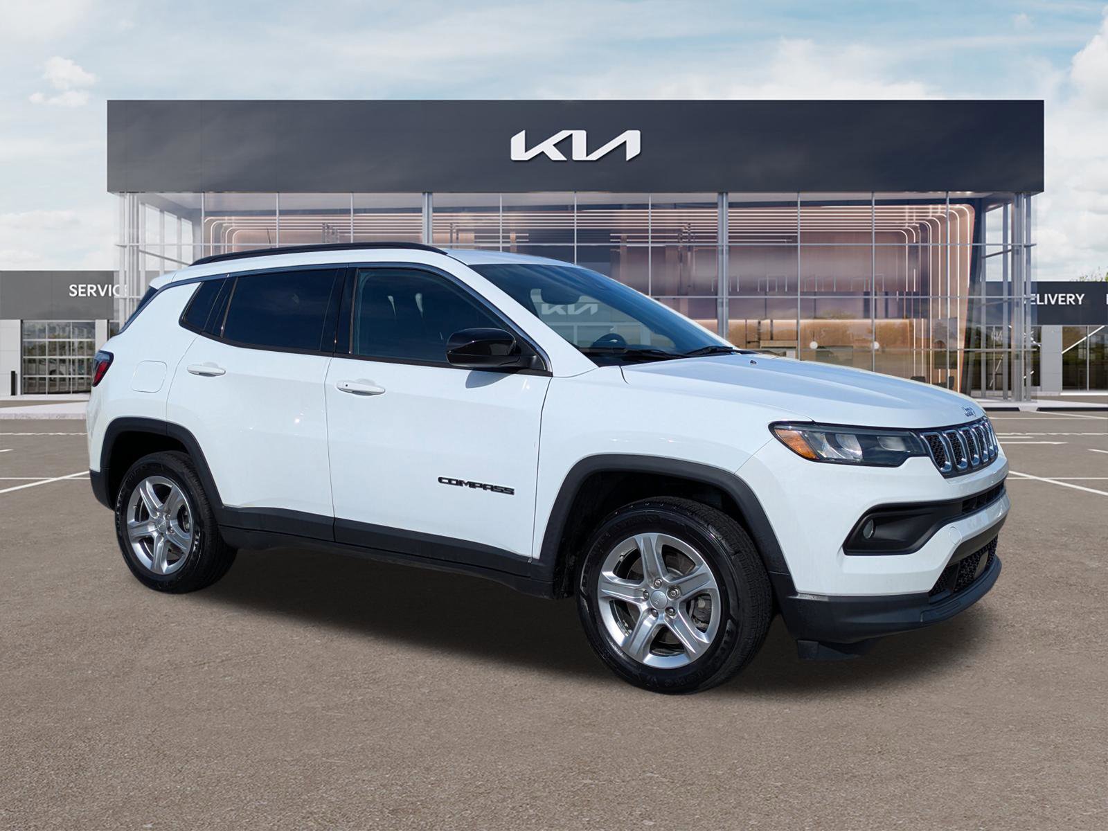 Used 2024 Jeep Compass Latitude AWD/4WD image 1