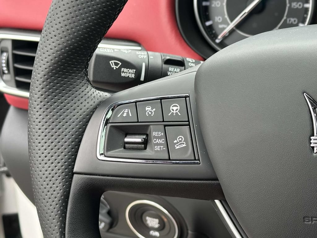 Used 2023 Maserati Levante GT AWD/4WD image 11