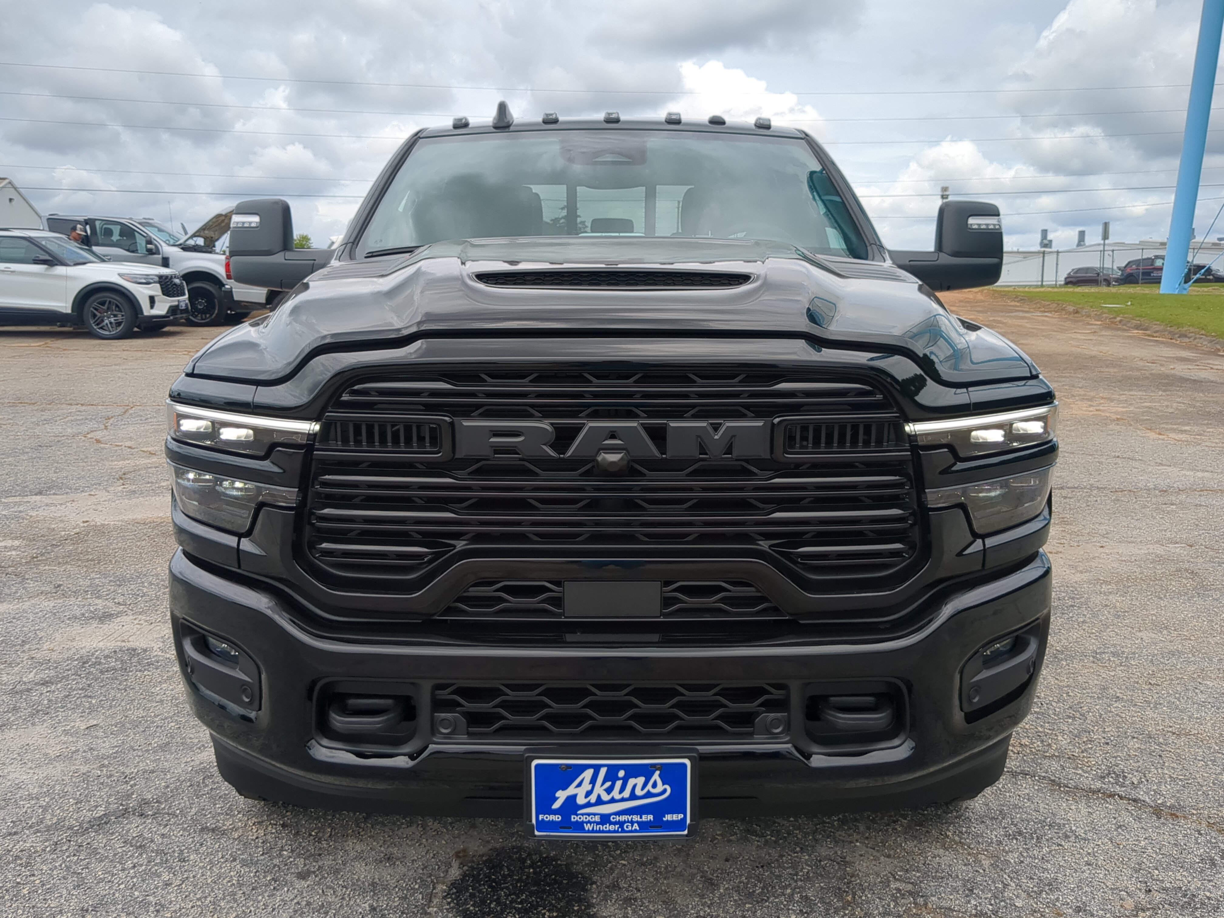 New 2026 RAM 2500 Laramie AWD/4WD image 8