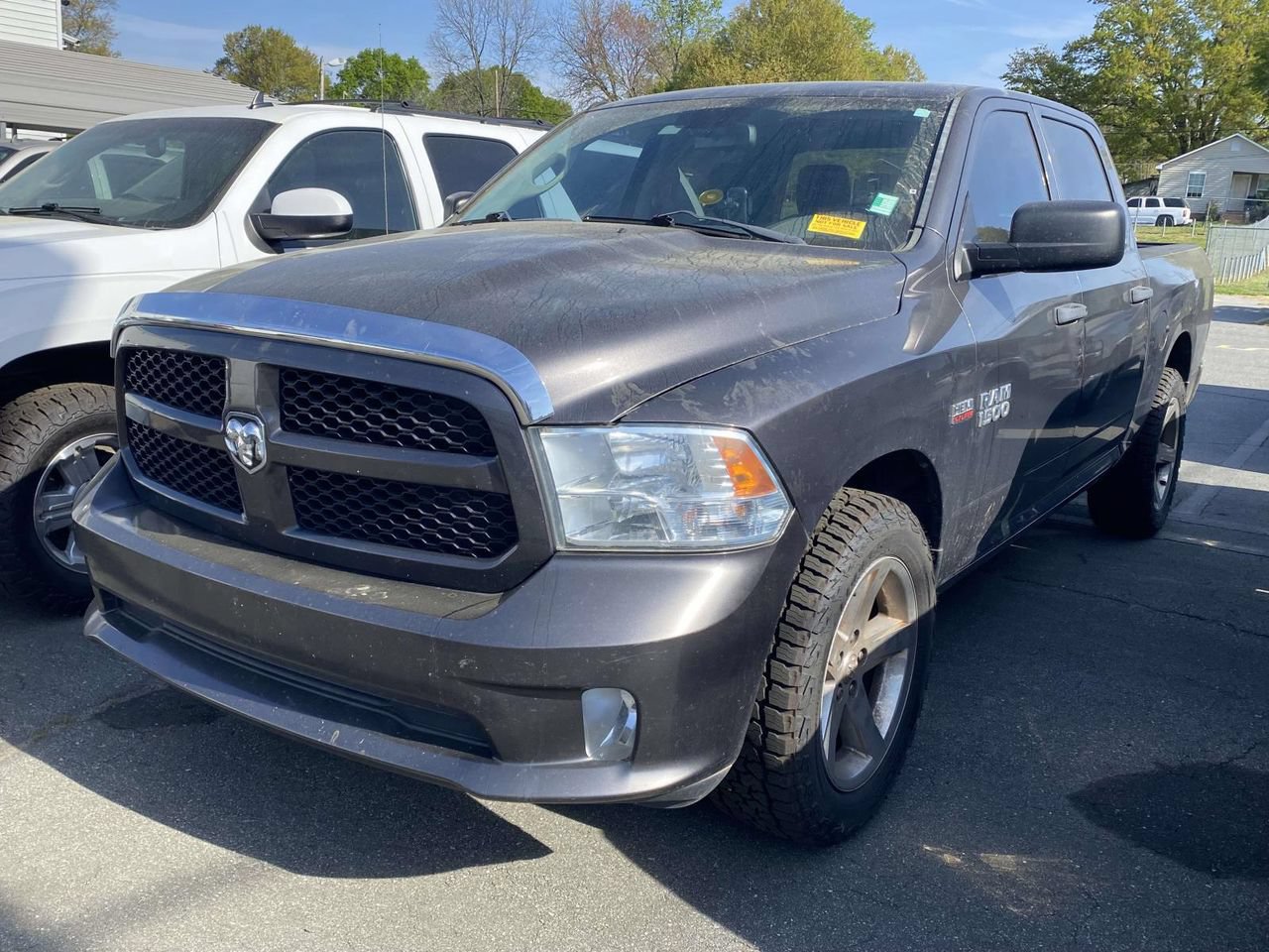 Used 2014 RAM 1500 Express RWD image 3