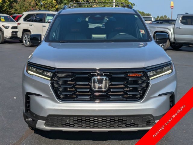 Used 2025 Honda Pilot TrailSport image 9