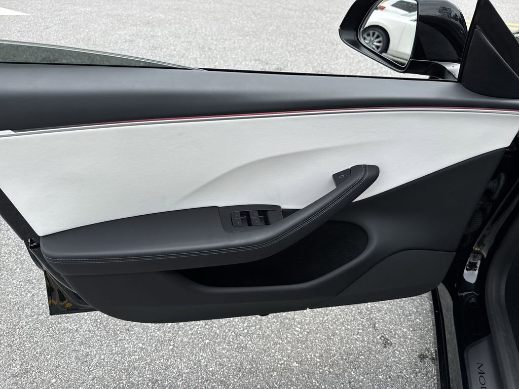 Used 2025 Tesla Model 3 Long Range image 38
