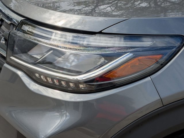 Used 2025 Ford Explorer Active w/ Active Comfort Package image 9