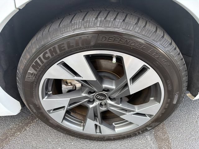 Used 2022 Audi e-tron Premium Plus AWD/4WD image 20