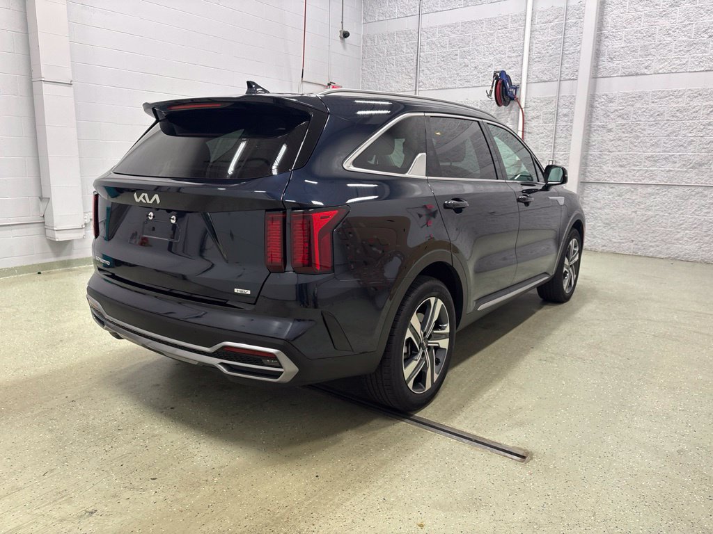 Used 2024 Kia Sorento EX AWD/4WD image 4
