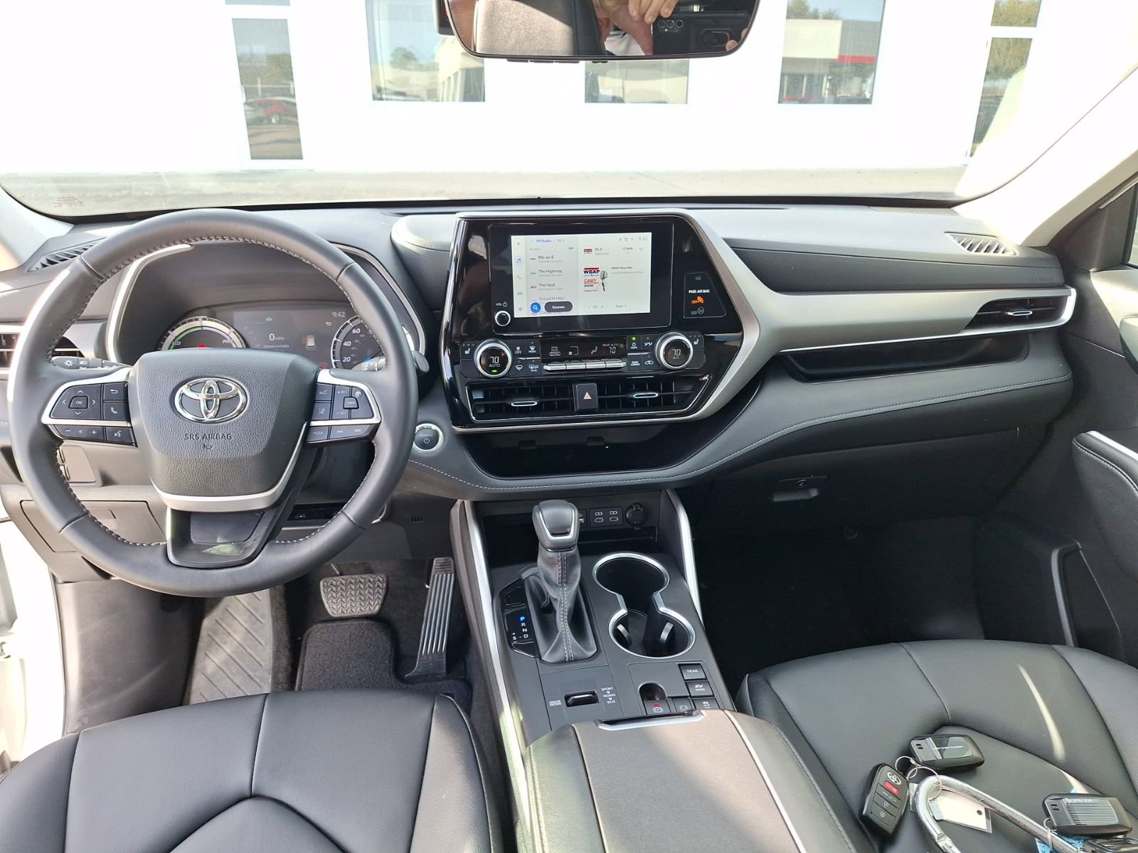 Used 2025 Toyota Highlander XLE image 21
