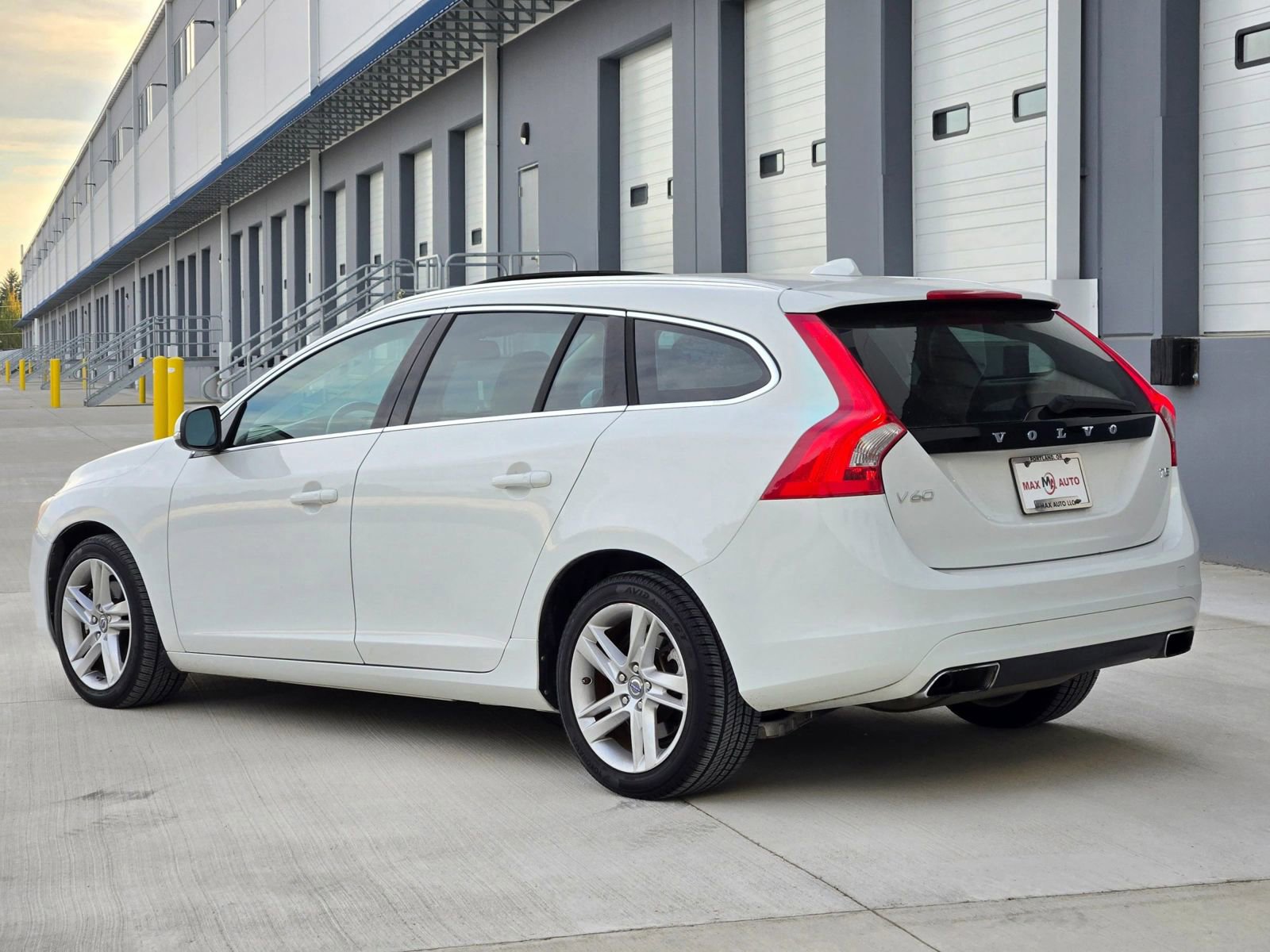 Used 2015 Volvo V60 T5 Premier image 6