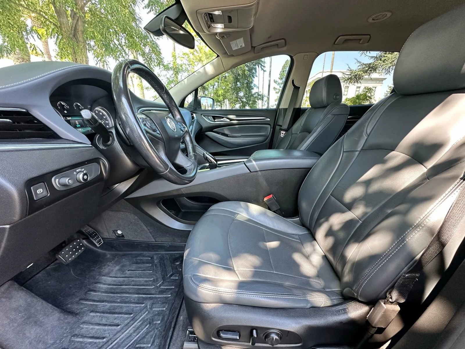 Used 2019 Buick Enclave Essence image 8