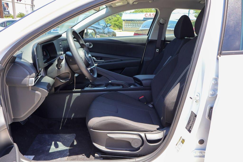 New 2026 Hyundai Elantra SE w/ Cargo Package FWD image 7