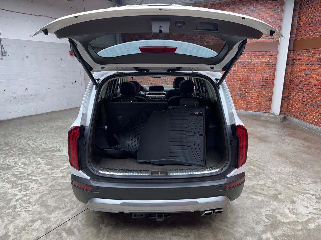 Used 2021 Kia Telluride SX w/ Towing Package FWD image 26
