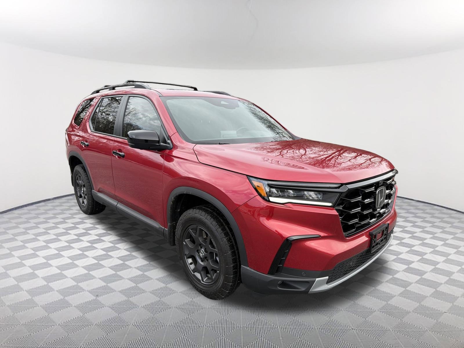 Used 2025 Honda Pilot TrailSport image 3