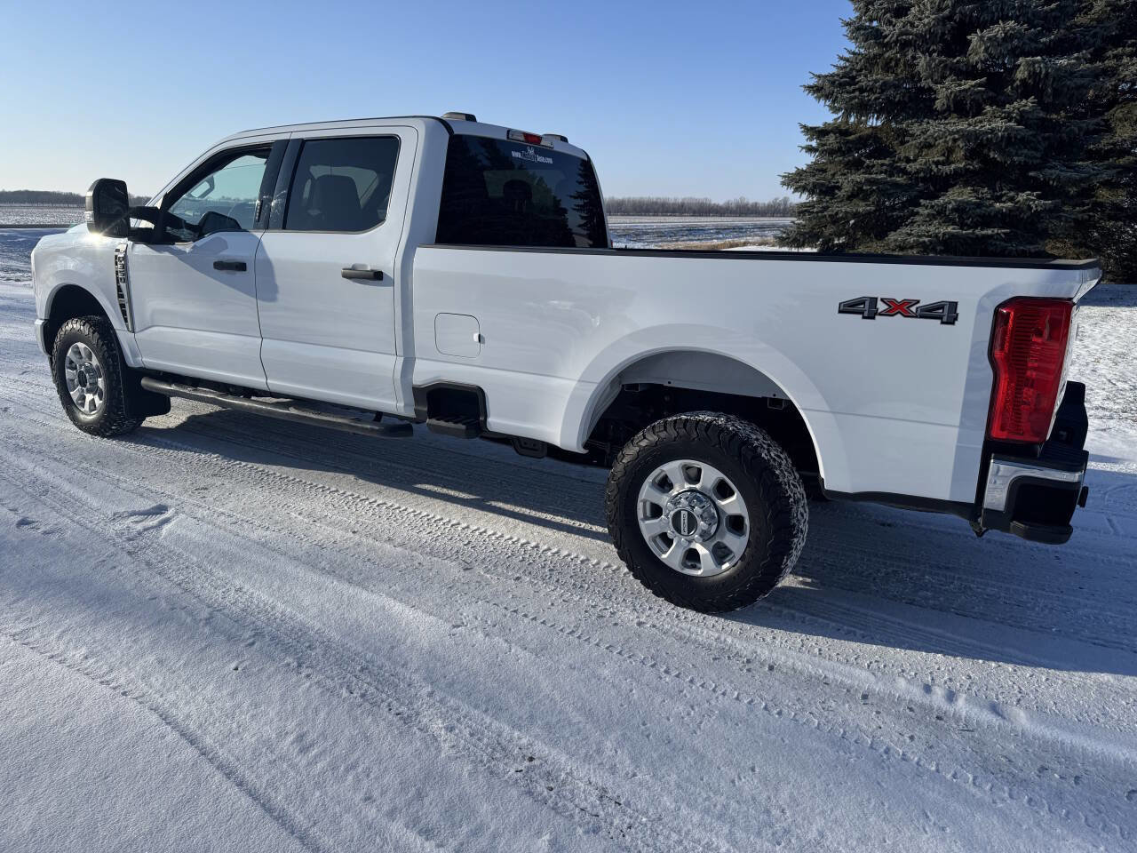 Used 2023 Ford F350 XLT w/ Camper Package image 7
