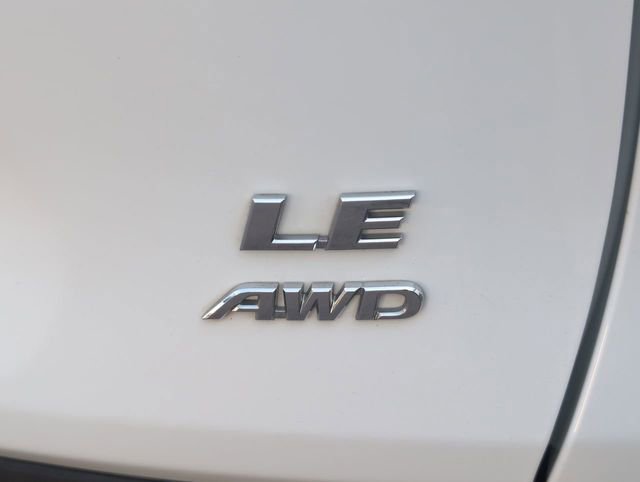 Used 2022 Toyota RAV4 LE AWD/4WD image 29