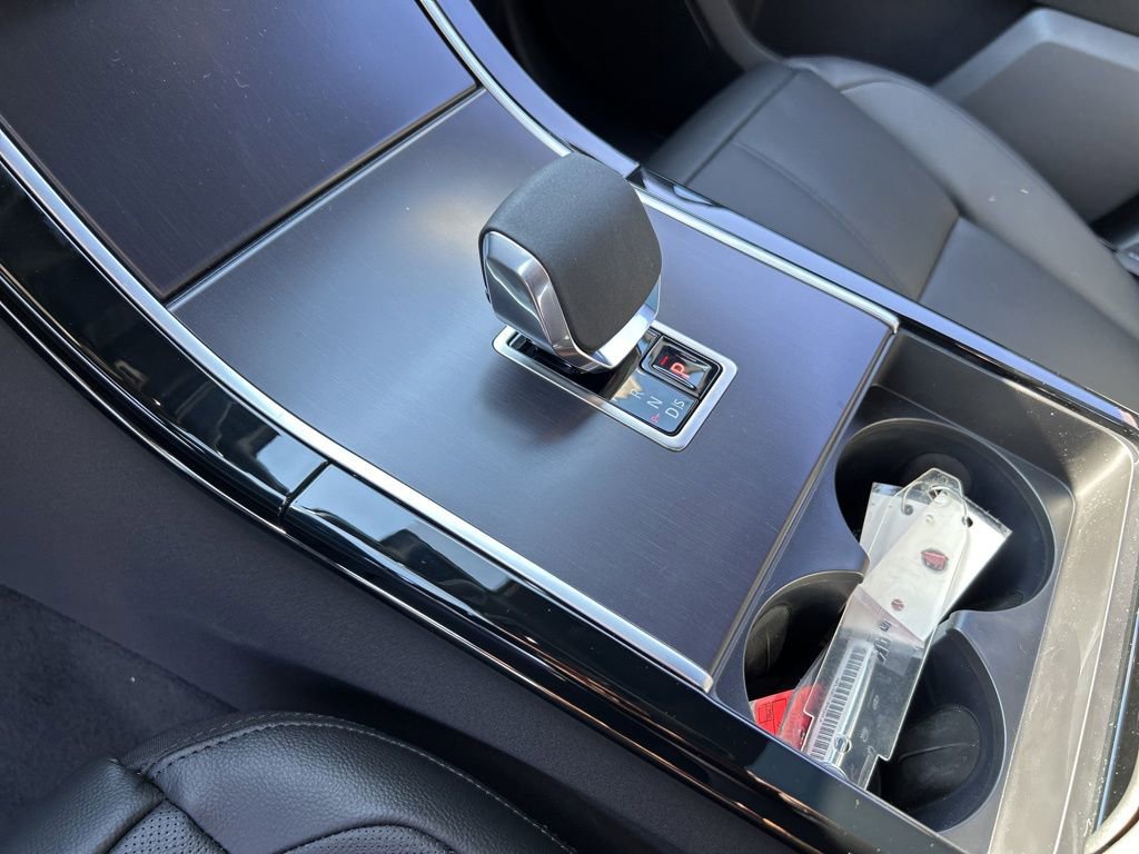 New 2026 Land Rover Range Rover Velar Dynamic SE image 13