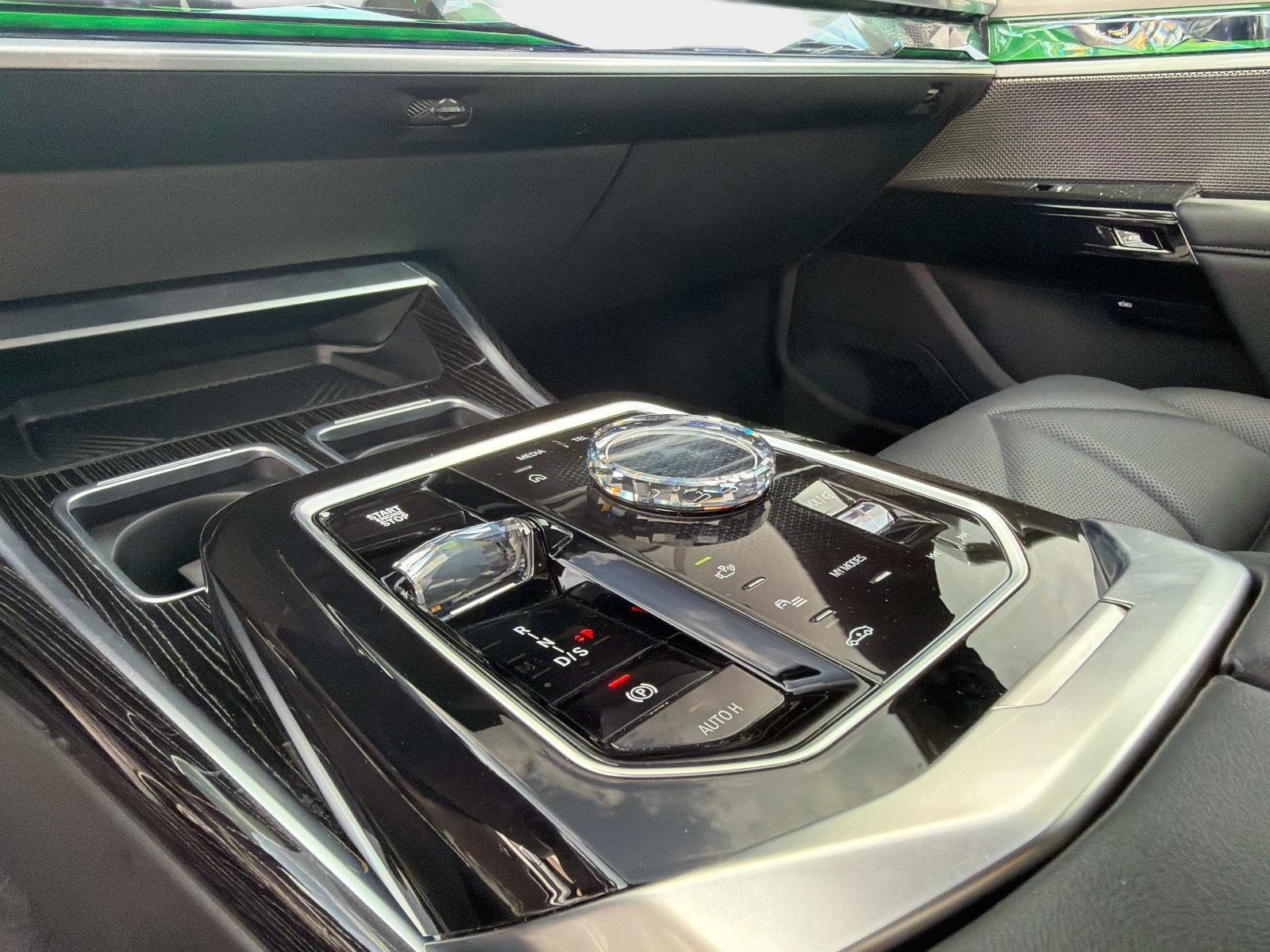 Used 2025 BMW 740i xDrive AWD/4WD image 22