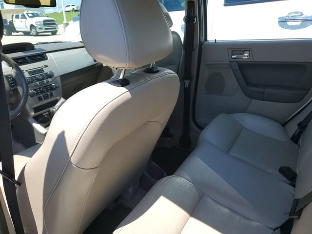 Used 2010 Ford Focus SEL FWD image 25