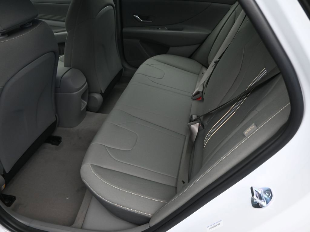 Used 2025 Hyundai Elantra Sport image 10