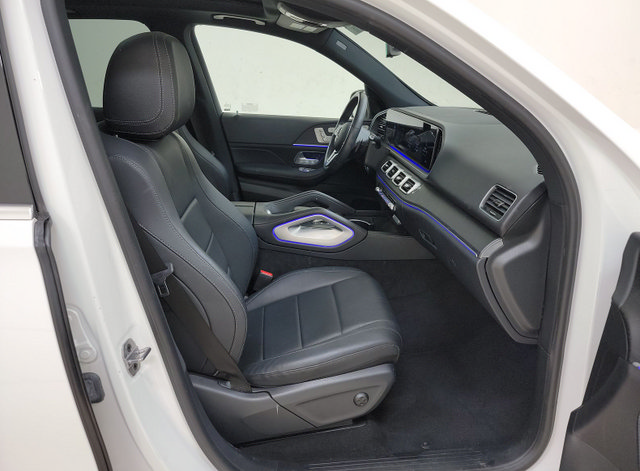 Used 2023 Mercedes-Benz GLE 350 4MATIC w/ Premium Package image 6