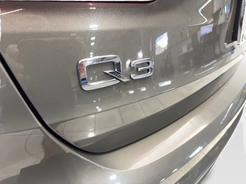 Used 2024 Audi Q3 2.0T Premium AWD/4WD image 23